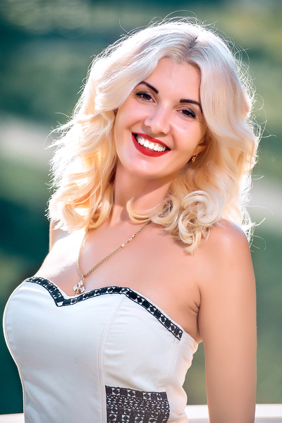 Captivating Anna, 39 y.o. from Kyiv, Ukraine with Blonde hair — VeronikaLove