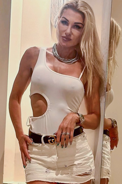 Dazzling Julia, 41 y.o. from Kharkiv, Ukraine with Blonde hair — VeronikaLove