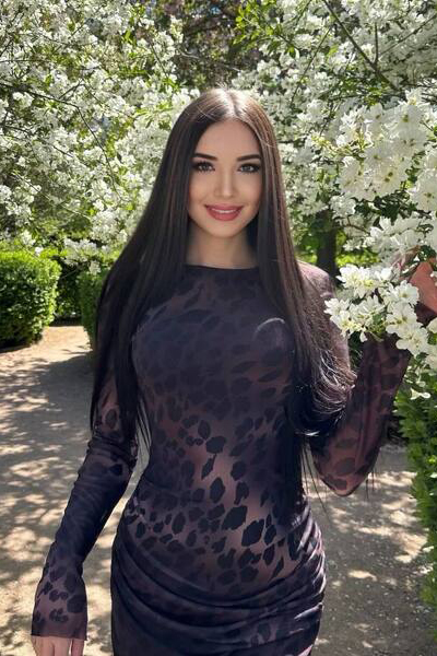Elegant Marina, 26 y.o. from Uman, Ukraine with Black hair — VeronikaLove