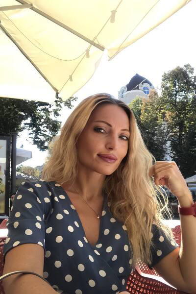 Dazzling Julia, 46 y.o. from Kyiv, Ukraine with Blonde hair — VeronikaLove