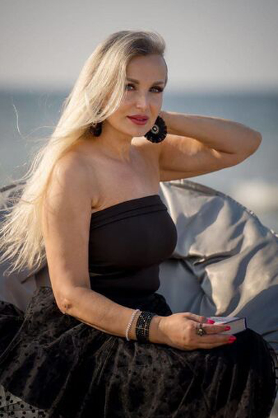 Enchanting Presence: Diana, 56 y.o. from Tallinn, Estonia — VeronikaLove