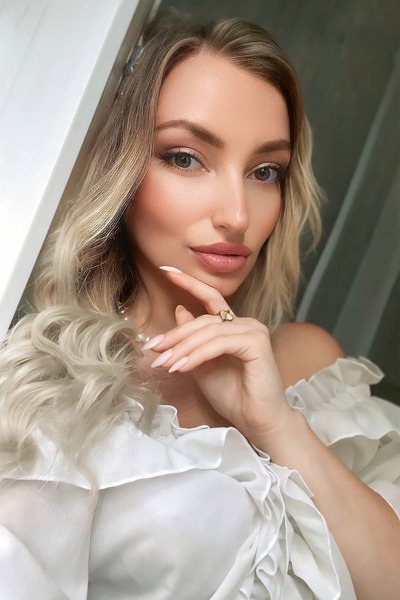 Enigmatic Beauty: Victoria, 28 y.o. from Kyiv, Ukraine — VeronikaLove