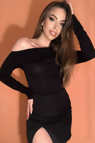 Captivating Yuliana, 30 y.o. from Chernivtsi, Ukraine with Brown hair — VeronikaLove