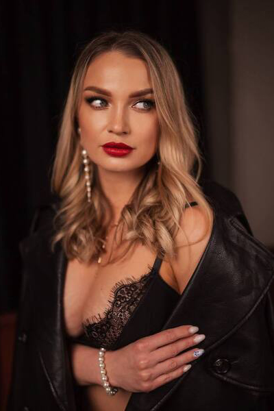 Captivating Beauty: Anastasiya, 32 y.o. from Kremenchuk, Ukraine — VeronikaLove