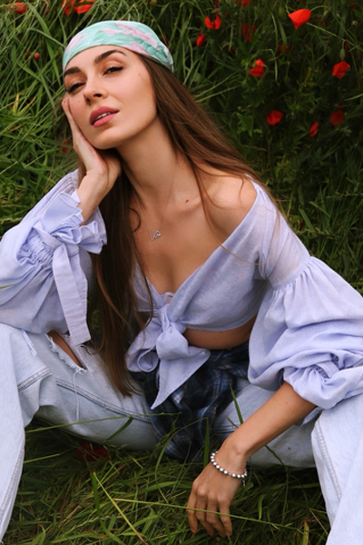 Ethereal Charm: Olga, 39 y.o. from Poltava, Ukraine — VeronikaLove