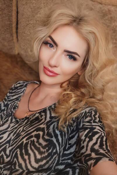 Graceful Presence: Vladislava, 51 y.o. from Kharkiv, Ukraine — VeronikaLove