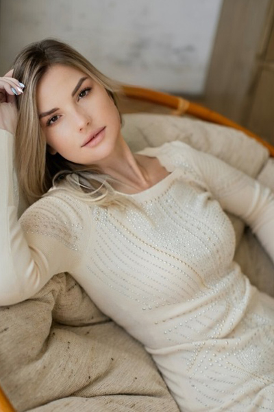Enigmatic Charm: Svitlana, 42 y.o. from Kyiv, Ukraine — VeronikaLove