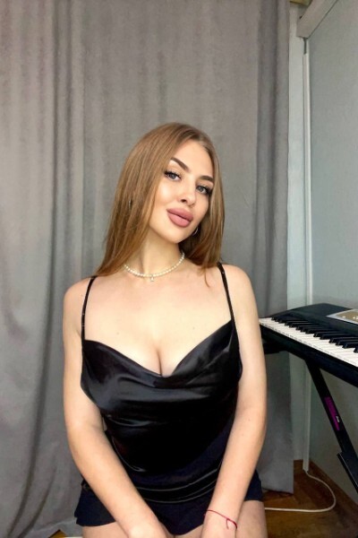 Graceful Anastasiya, 29 y.o. from Zaporizhzhia, Ukraine with Golden hair — VeronikaLove