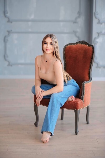 Graceful Anastasiya, 28 y.o. from Zaporizhzhia, Ukraine with Golden hair — VeronikaLove