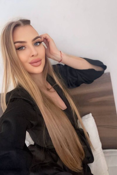 Graceful Anastasiya, 29 y.o. from Zaporizhzhia, Ukraine with Golden hair — VeronikaLove