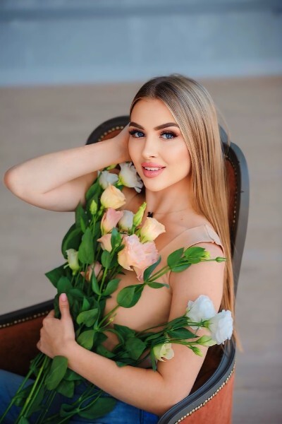 Graceful Anastasiya, 28 y.o. from Zaporizhzhia, Ukraine with Golden hair — VeronikaLove