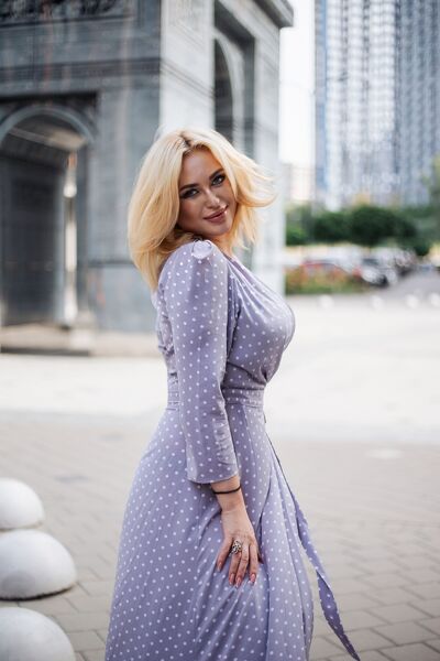 Timeless Grace: Anna, 39 y.o. from Rivne, Ukraine — VeronikaLove