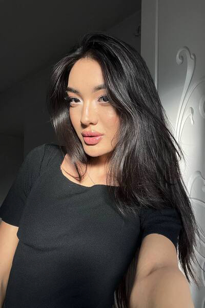 Graceful Radiance: Umida, 22 y.o. from Karagandinskaya region, Kazakhstan — VeronikaLove