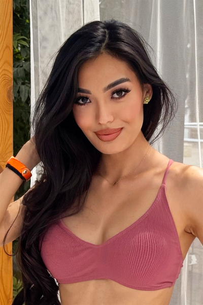 Graceful Radiance: Umida, 23 y.o. from Karagandinskaya region, Kazakhstan — VeronikaLove