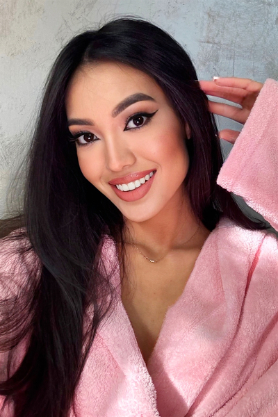 Graceful Radiance: Umida, 23 y.o. from Karagandinskaya region, Kazakhstan — VeronikaLove