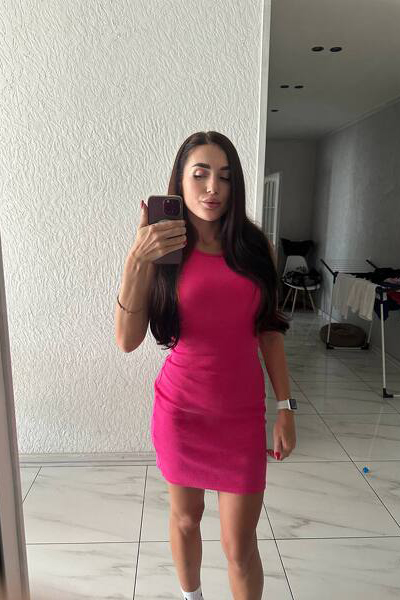 Timeless Elegance: Olya, 25 y.o. from Dnipro, Ukraine — VeronikaLove