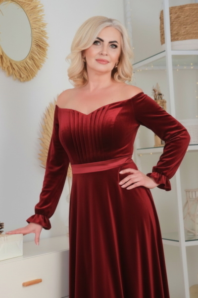 Enchanting Charisma: Victoriia, 58 y.o. from Odesa, Ukraine — VeronikaLove