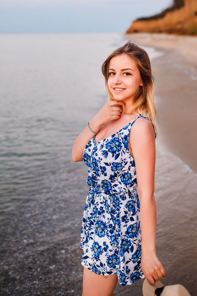 Mystical Allure: Iryna, 27 y.o. from Zhytomyr, Ukraine — VeronikaLove