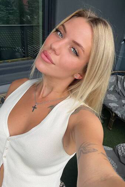 Joyful Sonja, 22 y.o. from Tallinn, Estonia with Blonde hair — VeronikaLove