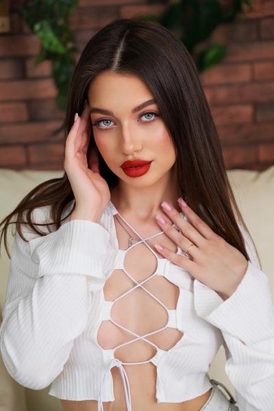 Divine Radiance: Anastasiia, 23 y.o. from Mykolaiv, Ukraine — VeronikaLove