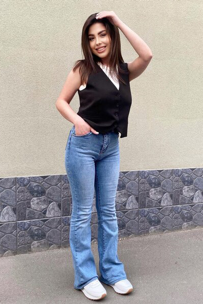 Graceful Radiance: Viorica, 28 y.o. from Chisinau, Moldova — VeronikaLove