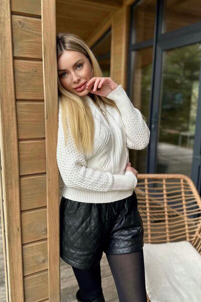 Mystical Presence: Maria, 34 y.o. from Kyiv, Ukraine — VeronikaLove