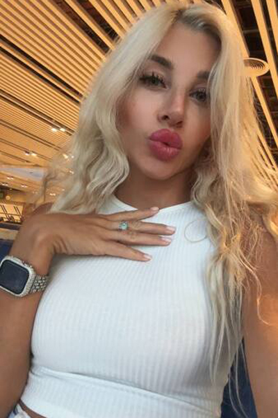 Ethereal Charm: Anjela, 31 y.o. from Odesa, Ukraine — VeronikaLove