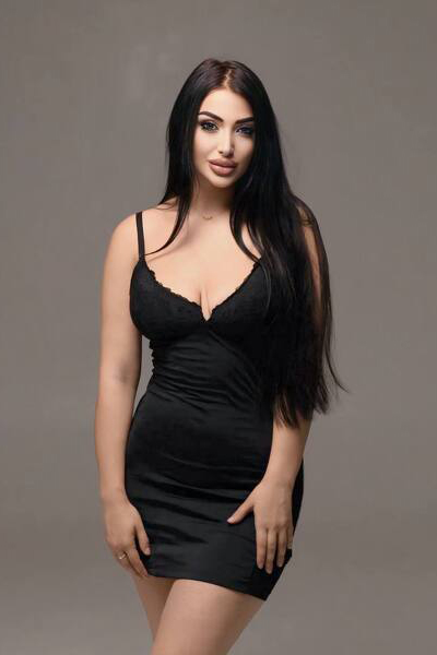 Timeless Elegance: Yuliia, 22 y.o. from Kharkiv, Ukraine — VeronikaLove