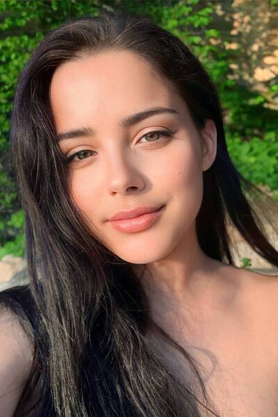 Enthralling Mystery: Yevheniia, 24 y.o. from Arizona, United States — VeronikaLove