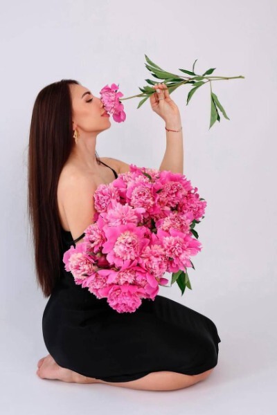 Magnetic Allure: Inna, 33 y.o. from Mykolaiv, Ukraine — VeronikaLove