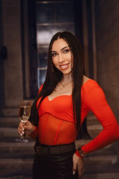 Magnetic Allure: Inna, 33 y.o. from Mykolaiv, Ukraine — VeronikaLove