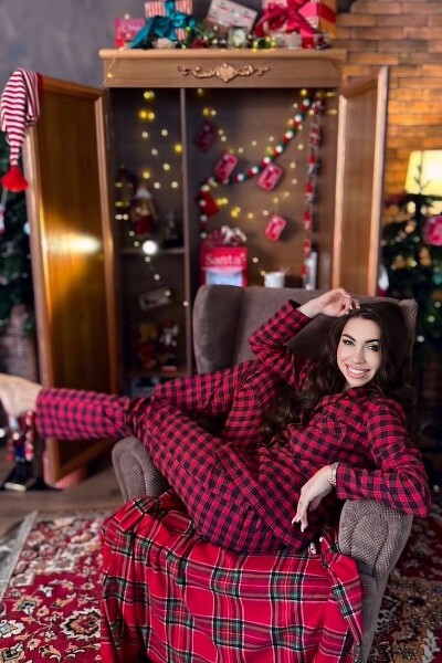 Magnetic Allure: Inna, 33 y.o. from Mykolaiv, Ukraine — VeronikaLove