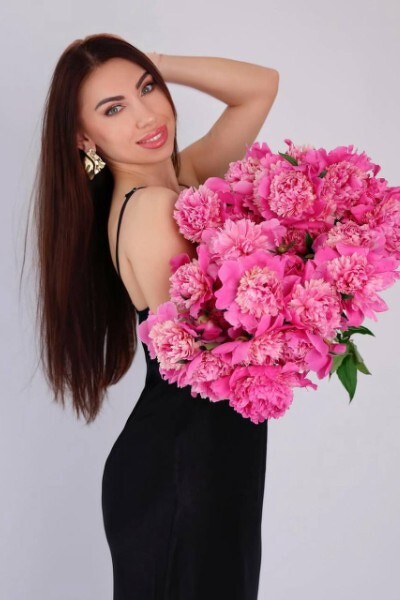 Magnetic Allure: Inna, 33 y.o. from Mykolaiv, Ukraine — VeronikaLove