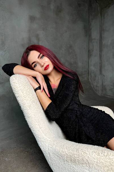 Captivating Marina, 21 y.o. from Zaporizhzhia, Ukraine with Red hair — VeronikaLove