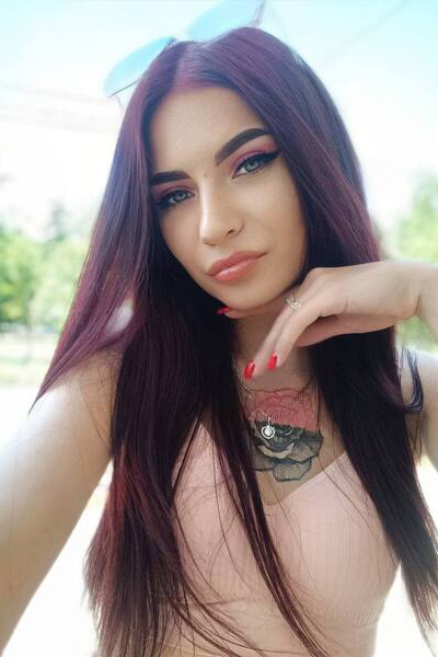 Captivating Marina, 21 y.o. from Zaporizhzhia, Ukraine with Red hair — VeronikaLove