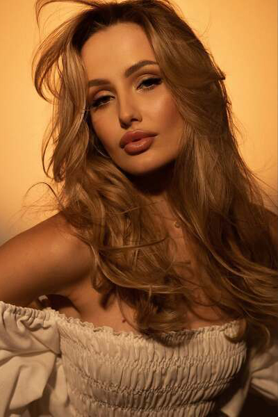 Enchanting Oksana, 24 y.o. from Vinnytsia, Ukraine with Golden hair — VeronikaLove