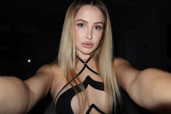 Enchanting Oksana, 24 y.o. from Vinnytsia, Ukraine with Golden hair — VeronikaLove