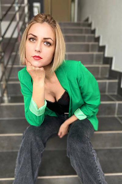 Ethereal Elegance: Diana, 38 y.o. from Odesa, Ukraine — VeronikaLove