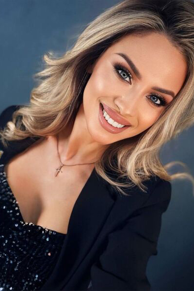 Dazzling Irina, 34 y.o. from Kyiv, Ukraine with Blonde hair — VeronikaLove