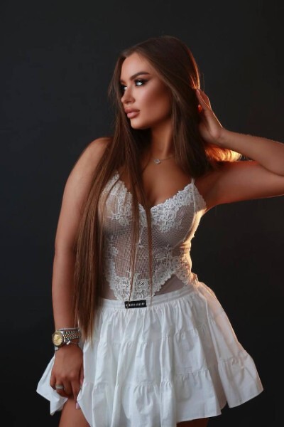 Elegant Enchantment: Victoriya, 35 y.o. from Kharkiv, Ukraine — VeronikaLove