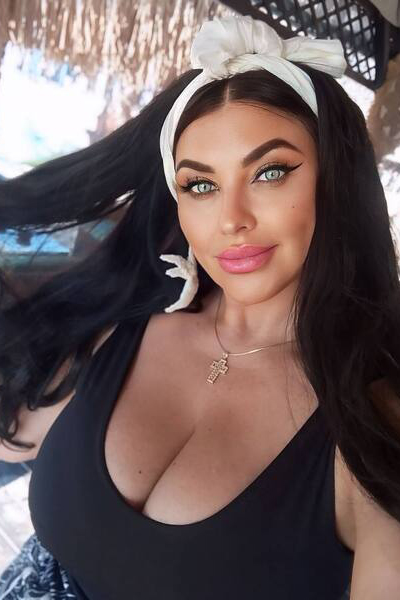 Mystical Allure: Lesia, 48 y.o. from Kyiv, Ukraine — VeronikaLove