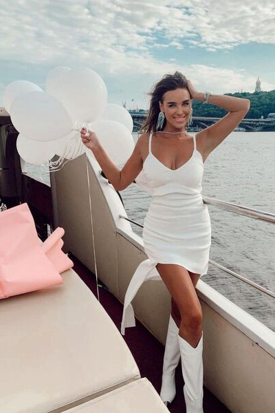 Glamorous Presence: Elina, 39 y.o. from Kyiv, Ukraine — VeronikaLove
