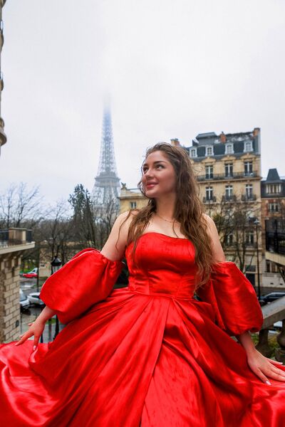 Graceful Allure: Viktoria, 25 y.o. from Bordeaux, France — VeronikaLove