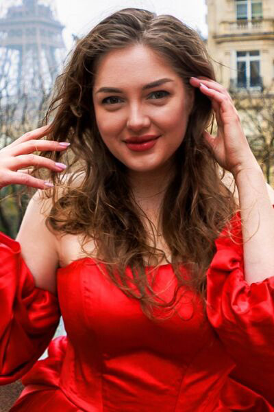 Graceful Allure: Viktoria, 25 y.o. from Bordeaux, France — VeronikaLove