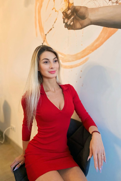 Enigmatic Allure: Marina, 49 y.o. from Bila Tserkva, Ukraine — VeronikaLove