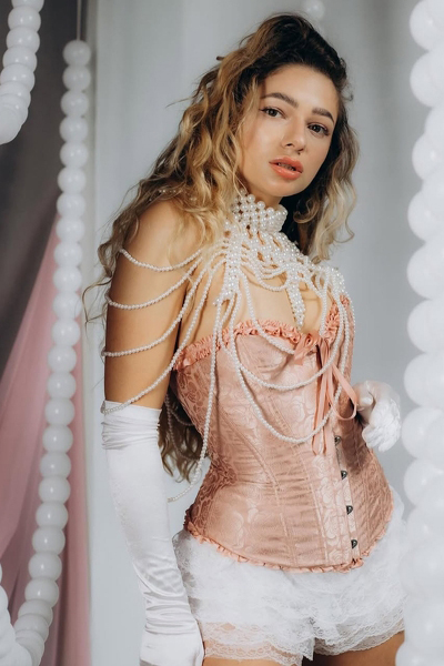 Dazzling Tetiana, 26 y.o. from Zhytomyr, Ukraine with Golden hair — VeronikaLove