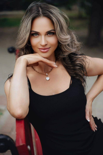 Timeless Grace: Iryna, 44 y.o. from Kharkiv region, Ukraine — VeronikaLove