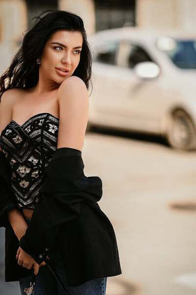 Charming Oksana, 27 y.o. from Kharkiv, Ukraine with Black hair — VeronikaLove