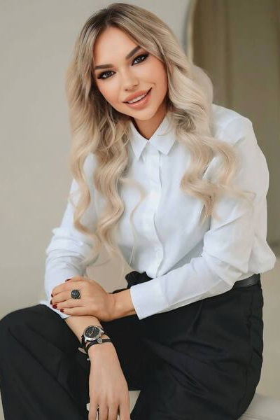 Serene Nataliya, 46 y.o. from Kyiv, Ukraine with Blonde hair — VeronikaLove