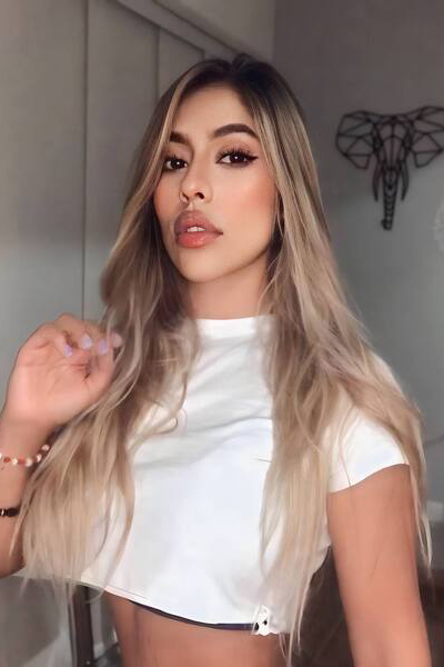 Vivacious Sara, 30 y.o. from Kansas, United States with Blonde hair — VeronikaLove